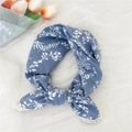 Fascia per capelli in cotone lino blu con motivo floreale bianco e bordi in pizzo - Stampa Rami Blu