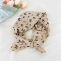 Foulard beige in cotone e lino a fiori con bordo in pizzo bianco e nodo elegante - Foglia Di Loto Cachi