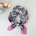 Foulard carré en coton et lin avec imprimé graffiti et bordure rose élégante - Graffiti Rose Vif