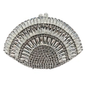 Vista dettagliata della borsa clutch a ventaglio con strass e chiusura in metallo - Argento