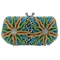 Dettaglio macro del motivo floreale in strass multicolore su pochette da sera a fiori - Verde Sfumato