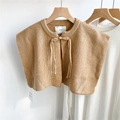 Fester kamelfarbener Strickschal mit Knotendetail und gemütlichem, schlichtem Design - Camel