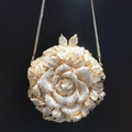 Lussuosa borsa da sera dorata a forma di rosa con strass e tracolla a catena - Stile Rosa Dorata