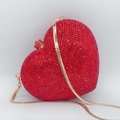 Elegante herzförmige Abendtasche mit roten Kristallen und goldener Kettenriemen - Rot