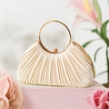 Elegante borsa da sera in raso champagne con pieghe e manici ad anello dorati - Albicocca