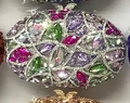 Pochette ovale en métal avec strass colorés et motifs de fleurs en cristaux - Argent Multicolore
