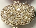Pochette de soirée dorée en forme d'œuf avec cristaux de luxe et motifs floraux strass - Or / Zircone Blanche
