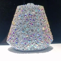 Pochette de soirée trapèze avec strass AB multicolores et cadre en métal argenté - Argent AB