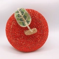 Dettaglio della borsa a mano mela rossa con strass scintillanti e chiusura a foglia dorata - Rosso Misto