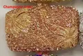 Détail de l'embrayage hibiscus champagne avec motifs complexes de strass brillants - 19.5*12.5*6cm / Champagne
