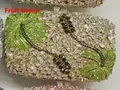 Macro de strass en cristal vert fruit et blanc sur une pochette de soirée en métal - 19.5*12.5*6cm / Vert Fruit Multicolore