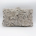 Pochette de soirée florale avec strass argentés et fermoir en métal élégant - Argenté
