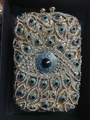 Dettaglio borsa da sera occhio del male con cristalli oro e blu in scatola regalo - Oro/Blu Pavone AB Occhio