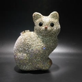 Makroaufnahme der schillernden Katzen-Abendtasche mit funkelnden Strasskristallen - Gold (Aurora Mehrfarbig)