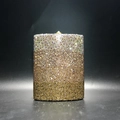 Détail d'une pochette de soirée en strass avec un dégradé de cristaux dorés champagne - Or Ombré