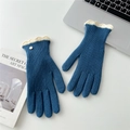 Gants en maille avec bords festonnés blancs, texture marine et bouton doré décoratif - Bleu Contraste Bordure Ondulée
