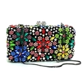 Dettaglio di strass colorati a fiori su pochette da sera nera in cristallo - Nero