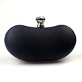Elegante schwarze Abendtasche in Nierenform mit Saffiano-Struktur und Diamantverschluss - Schwarz