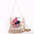 Elegante weiße Blumen-Abendtasche mit Perlen und goldener Kette für Damen - Weiß
