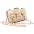 Pochette da sera champagne dorata con petali di cristallo e nappe di perle - Oro champagne