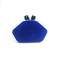 Elegante königsblaue Samt-Abendtasche in Pentagon-Form mit schwarzem Edelstein-Verschluss - Dunkelblau