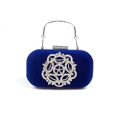 Dettaglio della pochette in velluto blu scuro con strass floreali e manico argentato - Blu
