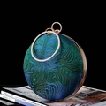 Borsa da sera tonda ricamata pavone con manico in oro e strass su sfondo nero - Verde