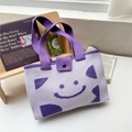 Elegante borsa a tracolla in maglia lavanda con motivi smiley viola e forme geometriche - Viola