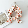 Foulard en coton et lin blanc crème avec imprimé tulipes oranges et détail noué - 58*58cm / Fond Beige Tulipes Oranges