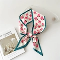 Élégant foulard étroit ivoire à motif floral rose et bordure bleu canard - 8 Petites fleurs rose rose