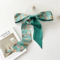 Foulard en soie double face vert foncé à imprimé floral noué en forme de noeud - 9 Rose Fleur Vert