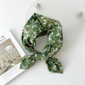 Petit foulard en coton lin vert foncé avec motif floral blanc et jaune délicat - 58*58cm / Fleur de Ballon Vert