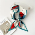 Écharpe étroite en soie avec motifs géométriques et pied-de-poule sur fond blanc pur - 20 Pied-de-poule multi-motifs