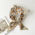 Élégant foulard en soie à carreaux style britannique aux motifs beige et orange vintage - 24 Grille de pixels