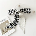 Foulard en soie à pois noir et blanc pour femme, accessoire élégant pour cheveux ou cou - 18 Points Noirs et Blancs
