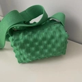 Borsa a tracolla in maglia verde erba con trama popcorn e tracolla larga abbinata - Borsa a Tracolla Ananas Verde