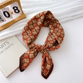 Pañuelo cuadrado de algodón y lino con estampado floral en tonos naranja y marrón - Floral Geométrico Naranja