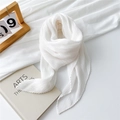 Élégant foulard plissé blanc en coton et lin avec de fines rayures verticales plissées - 90*90cm / Blanc