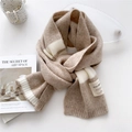 Écharpe en maille épaisse à rayures beige et crème avec écusson et texture douce - Beige Café