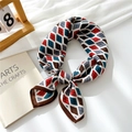 Elegante sciarpa in cotone e lino con motivo a rombi multicolore in rosso, blu e marrone - Argyle geometrico rosso