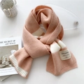 Écharpe en maille rayée rose et blanc avec étiquette tissée en tissu douillet - Rose