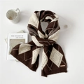 Sciarpa in maglia a rombi marrone e crema con logo dorato e bordi a costine - Marrone Beige