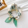 Foulard quadrato in cotone lino leggero con stampa floreale tropicale e bordo verde - Base a Righe - Grande Fiore Verde