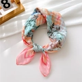Elegante foulard quadrato in cotone e lino con stampe floreali rosa e motivi botanici - Base a Righe - Grande Fiore Rosa