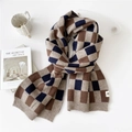 Écharpe en maille à carreaux bleu marine et marron en laine douce mélangée - Damier Tricolore Café