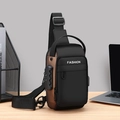 Bolso de pecho antirrobo impermeable con cierre numérico para hombre estilo casual - Negro y Oro