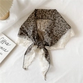 Foulard triangle en coton à fleurs avec dentelle blanche de style vintage chic - Foulard Triangle En Dentelle Florale Grise (3G棉三角蕾丝花灰)
