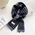 Écharpe classique en maille rayée noir et gris, toucher cachemire doux avec bords côtelés - Gris