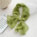 Elegante cinta de seda verde claro con bordado ondulado blanco en forma de lazo - verde claro