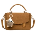 Borsa a tracolla grande marrone in finta pelle scamosciata con ciondolo pompon - Marrone
